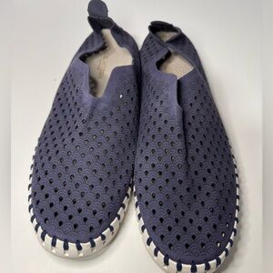 Isle Jacobson Shoes Womens 11 (42) Navy Suede Perforated Tulip Loafers